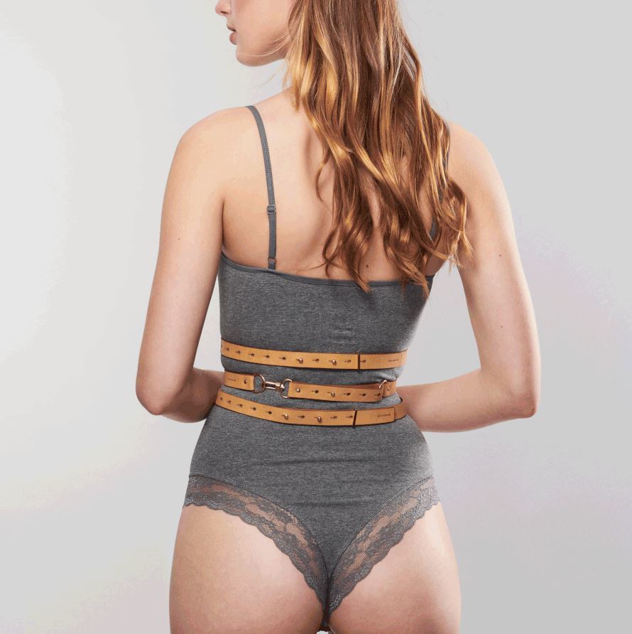DOVELAND - Pásy zvýrazňujúce pás Bijoux Indiscrets Maze Wide Belt Hnedý